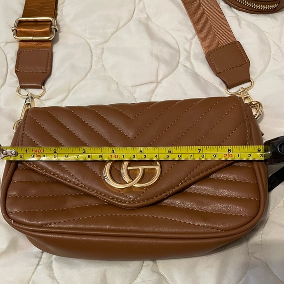 Small pochette style crossbody bag - Picture 2 of 7